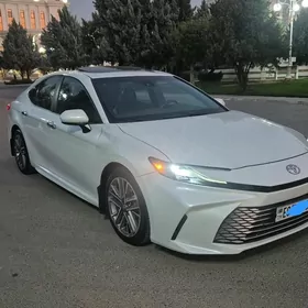 Toyota Camry 2024