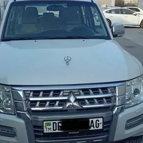 Mitsubishi Pajero 2017