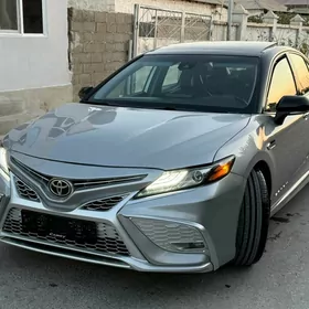 Toyota Camry 2021