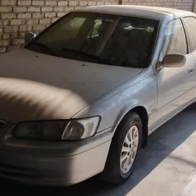 Toyota Camry 2001