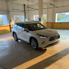 Toyota Highlander 2021