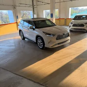 Toyota Highlander 2022