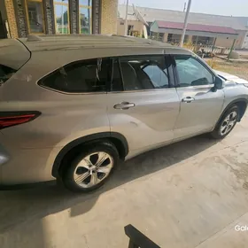 Toyota Highlander 2020