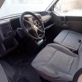 Volkswagen Transporter 2003