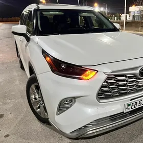 Toyota Highlander 2021