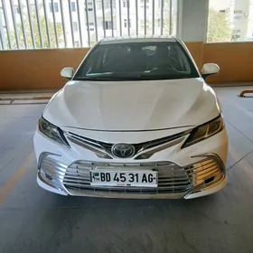 Toyota Camry 2021