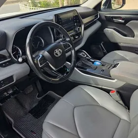 Toyota Highlander 2020