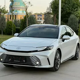 Toyota Camry 2025