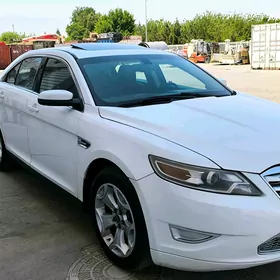 Ford Taurus 2010