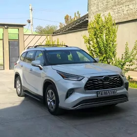 Toyota Highlander 2022