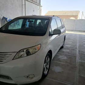 Toyota Sienna 2010