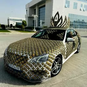 Gelnaljy maşyn bezeg Mers toý