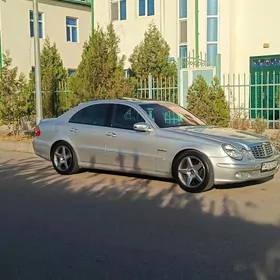 Mercedes-Benz E320 2003