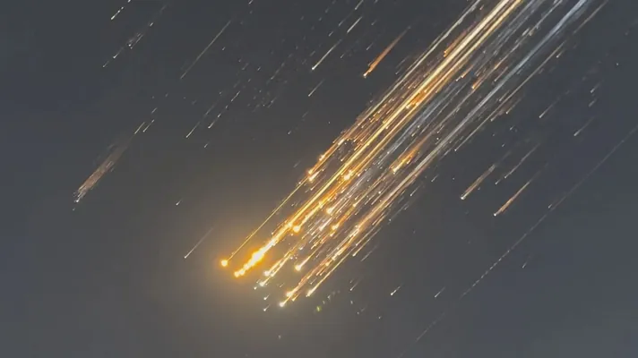 Ученые: атмосфера Земли засоряется металлами из-за космического мусора