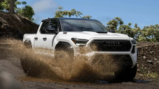 ABŞ-da Toyota Tacoma-nyň satuwy 61% ýokarlanyp, onýyllygyň rekordyny goýmaga golaýlaýar