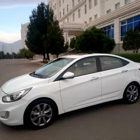 Hyundai Accent 2012