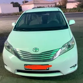 Toyota Sienna 2010