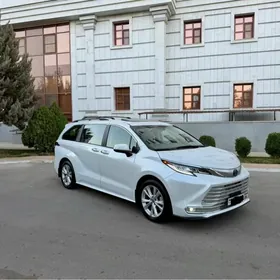 Toyota Sienna 2022