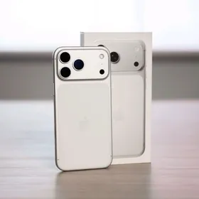 iPhone 17 Pro 🤍 Max