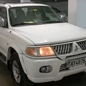 Mitsubishi Nativa 2004