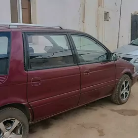 Mitsubishi Chariot 1992