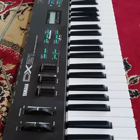 YAMAHA DX 21