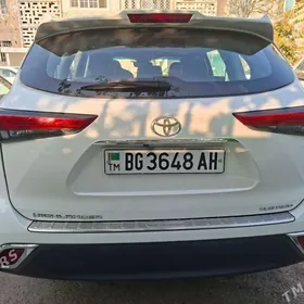 Toyota Highlander 2020