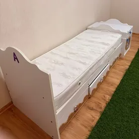 Кровать детская