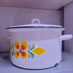 эмалированная кастрюля