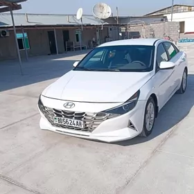 Hyundai Elantra 2022