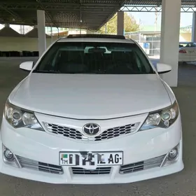 Toyota Camry 2014