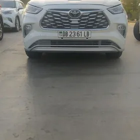 Toyota Highlander 2020