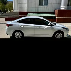 Hyundai Accent 2023