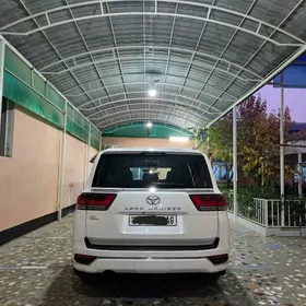 Toyota Land Cruiser 2023