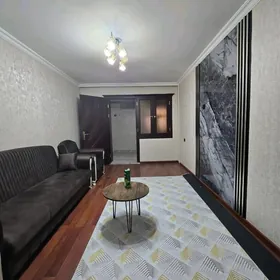 ☆ 10-mikr 2-komnat 1-etaz ☆