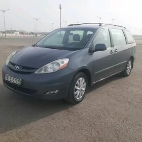 Toyota Sienna 2008