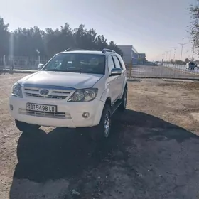 Toyota Fortuner 2008