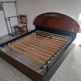 Кровать без матраца