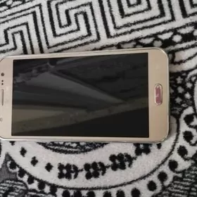 Samsung J5. 2016