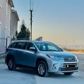 Toyota Highlander 2019
