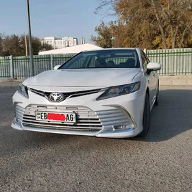 Toyota Camry 2019