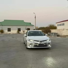 Toyota Camry 2020