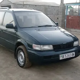 Mitsubishi Chariot 1992