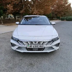 Hyundai Elantra 2025