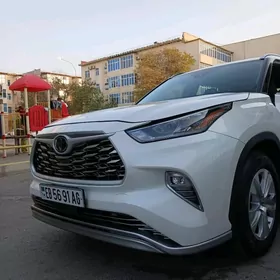 Toyota Highlander 2020