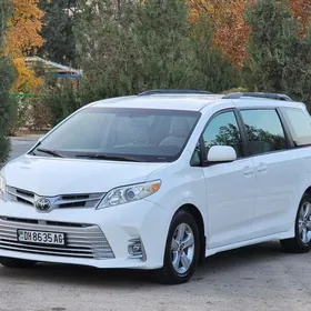 Toyota Sienna 2018
