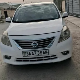 Nissan Versa 2012