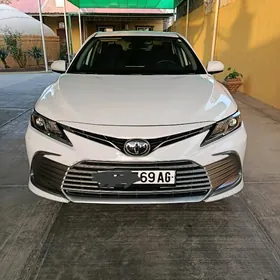 Toyota Camry 2021
