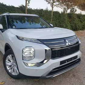 Mitsubishi Outlander 2025