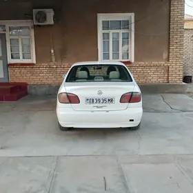 Nissan Primera 2001